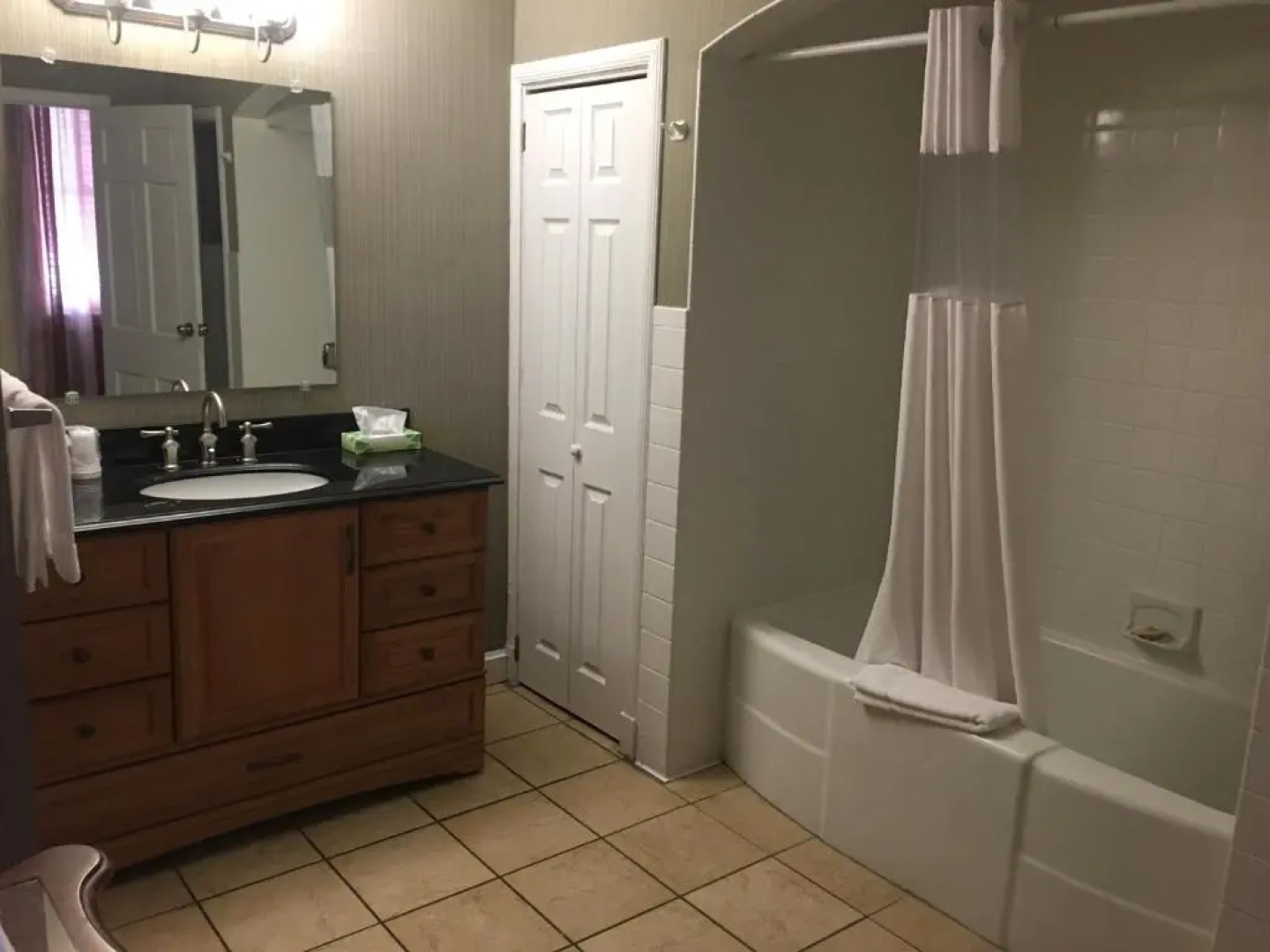 The Island House Hotel