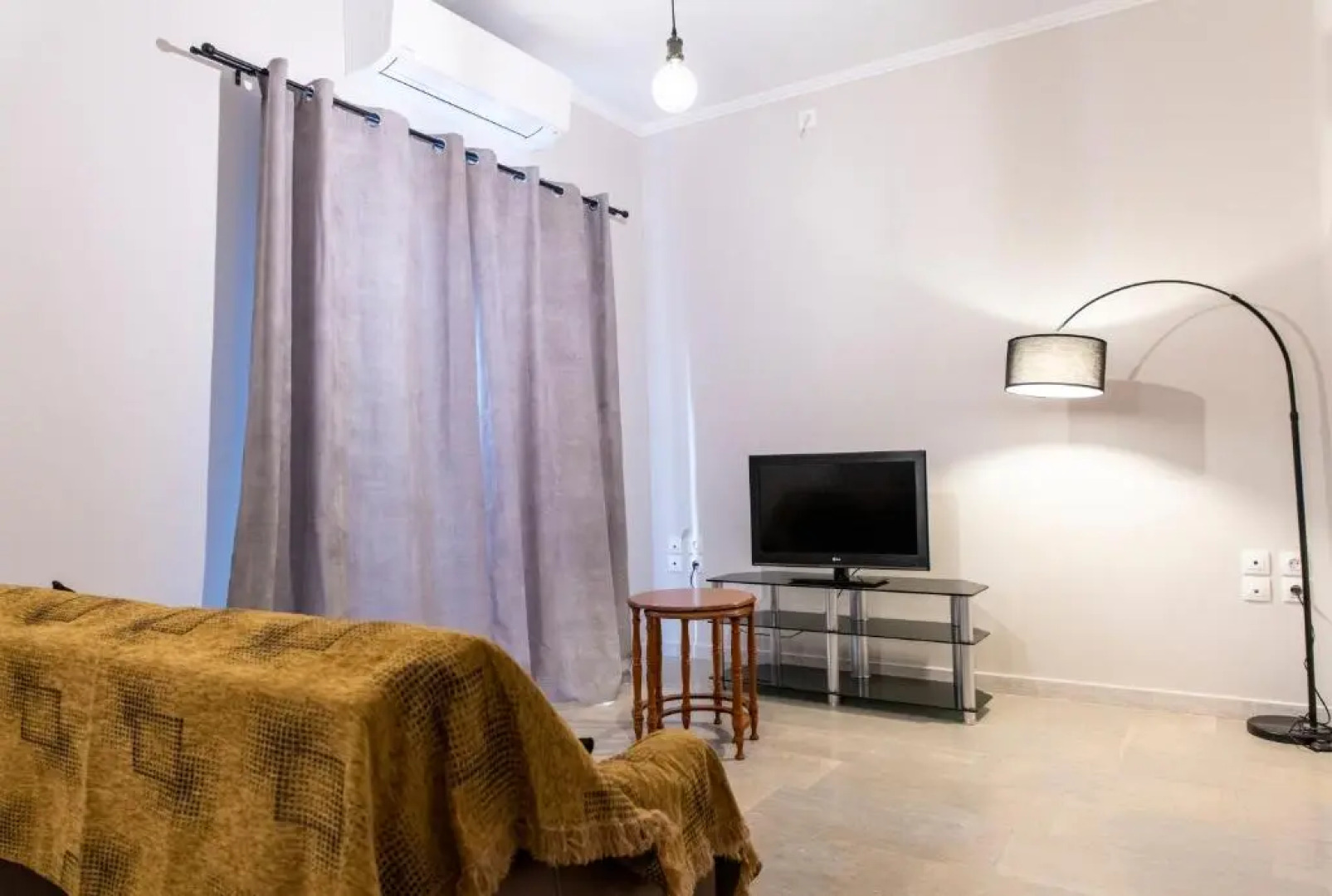 Walnut home apartment near Ancient Olympia