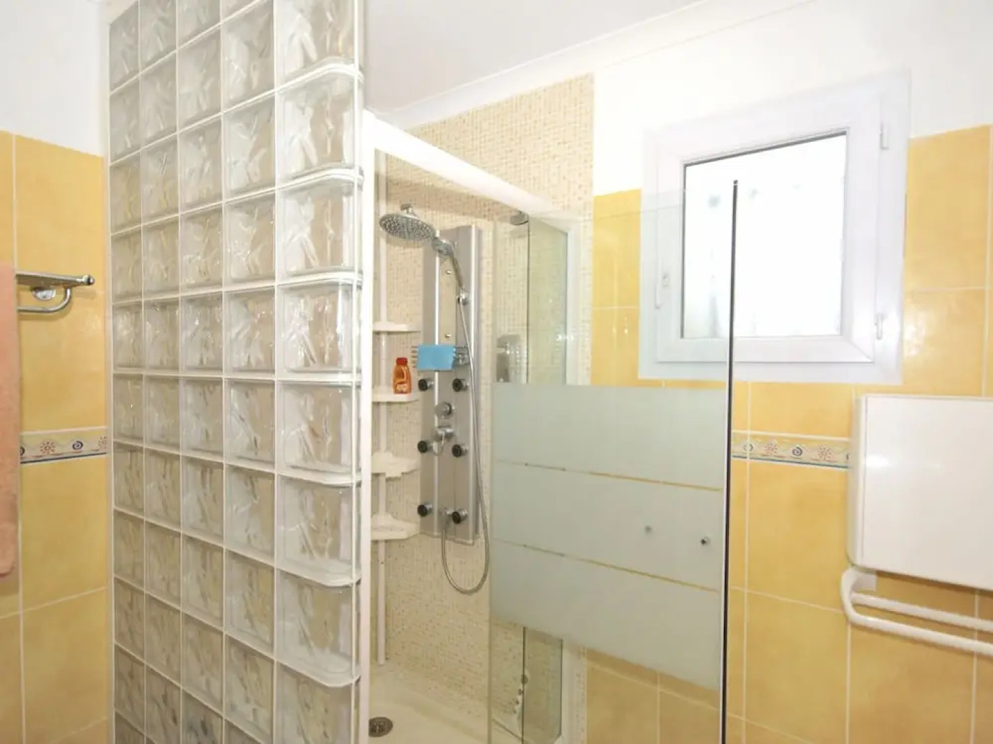 A Villa With a Large Garden, Beautiful View, air Conditioning and Private Pool