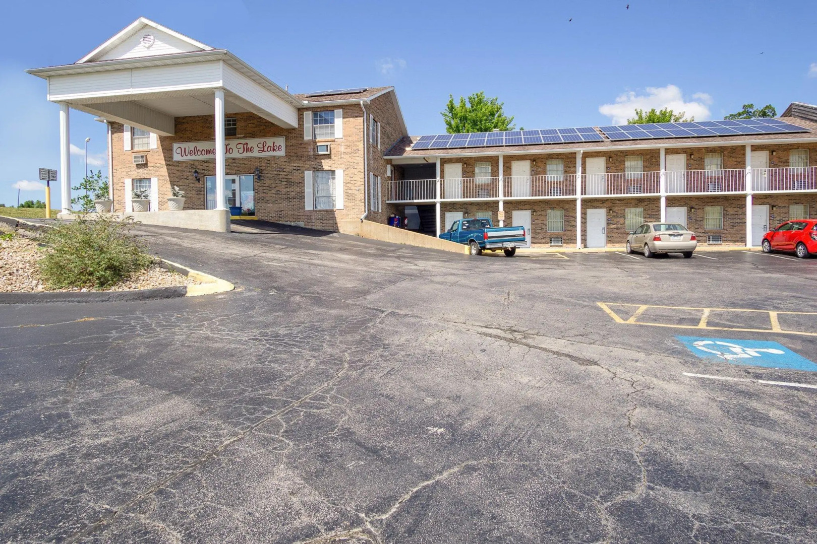 Econo Lodge Inn & Suites Lake Of The Ozarks