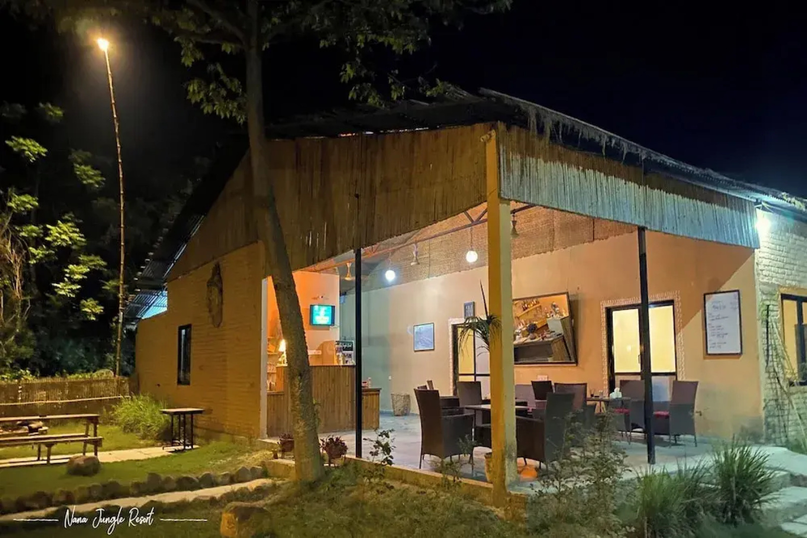 Nana Jungle Resort Near Chitwan National Park
