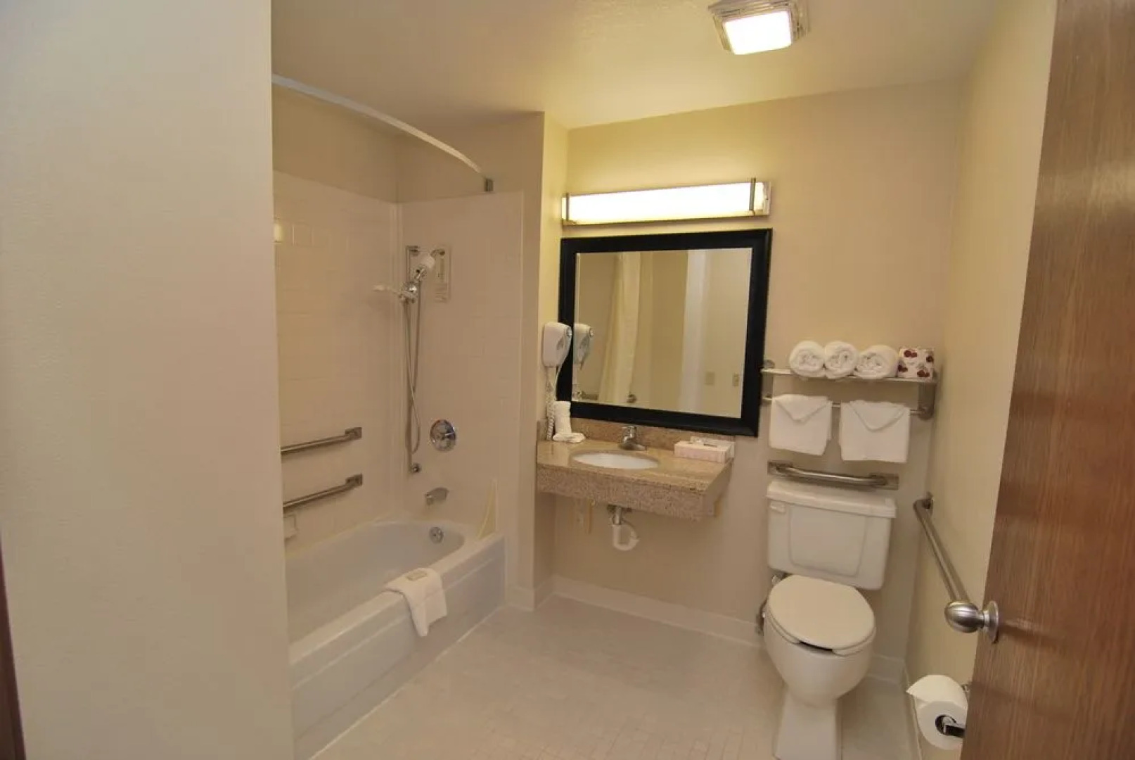 AmericInn Hotel & Suites Johnston