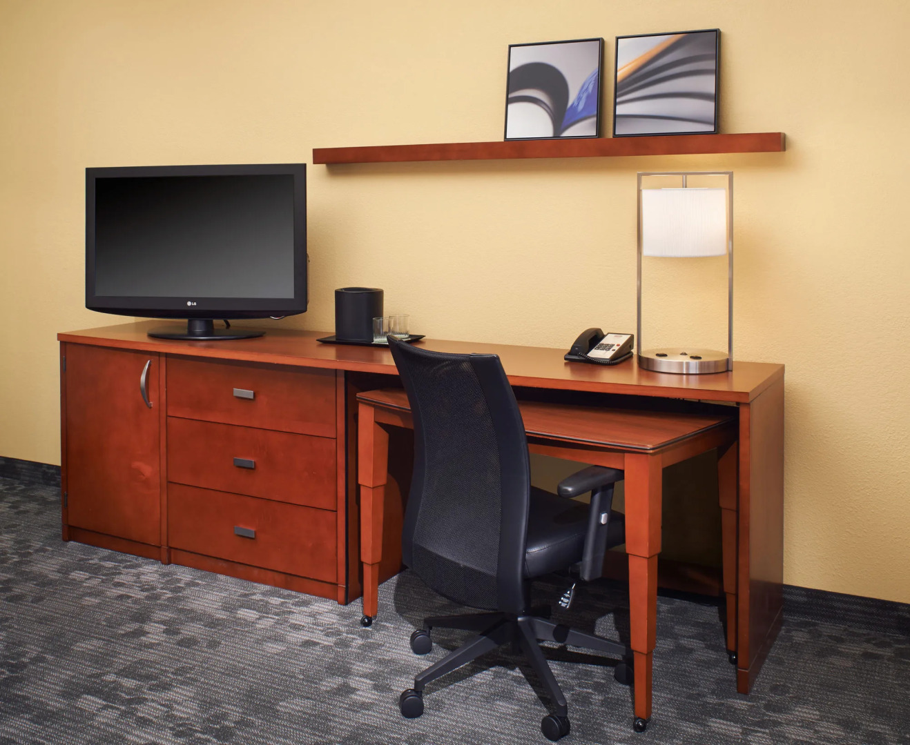 Courtyard by Marriott St Louis Westport Plaza