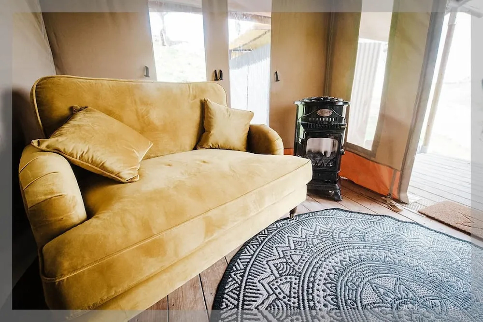 Remarkable 2-bed Safari Lodge in Llanidloes