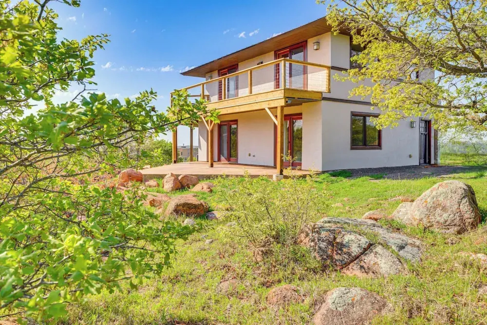 Lake Lawtonka View: Mountaintop Medicine Park Home
