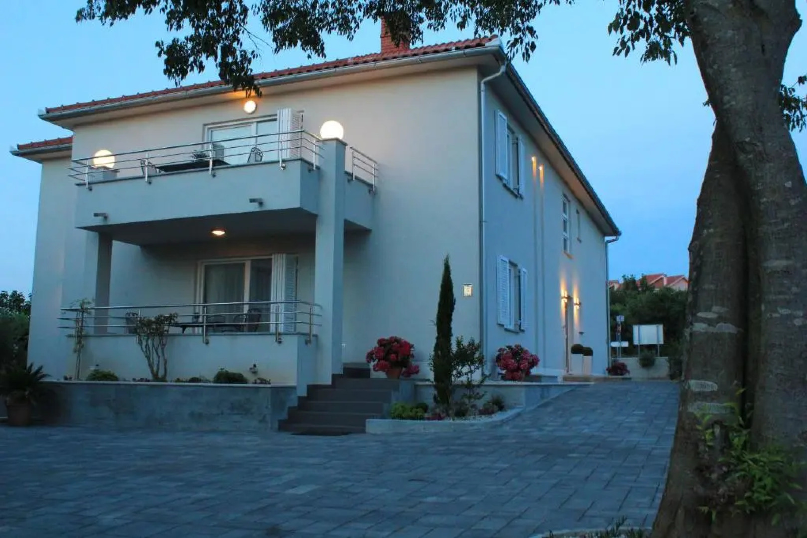 Apartments Villa Mantinela