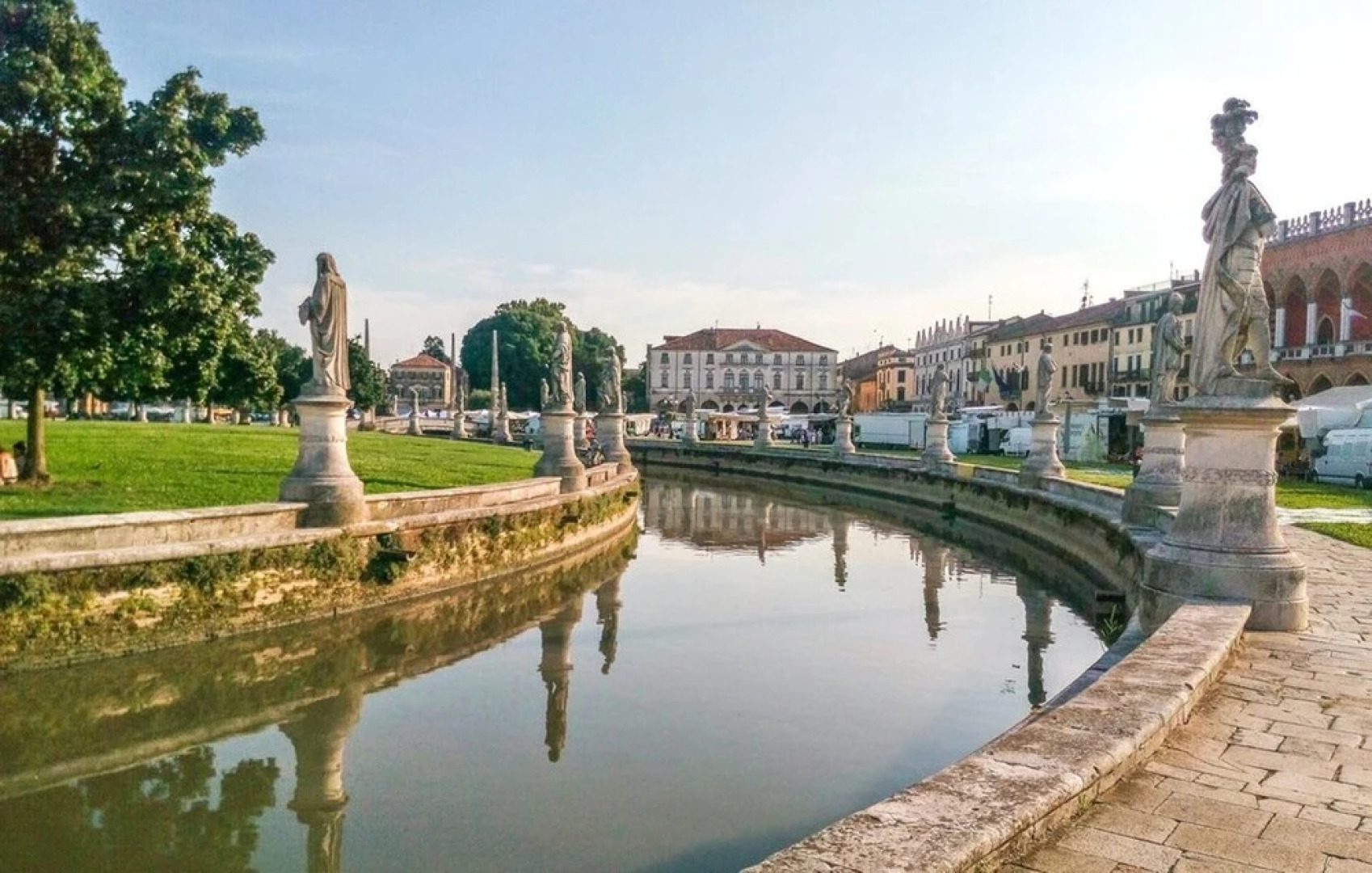 2 Bed-sleeps 6-aircon-town Centre-free Parking