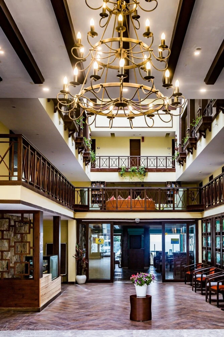 Hotel Brentwood Sanctuary