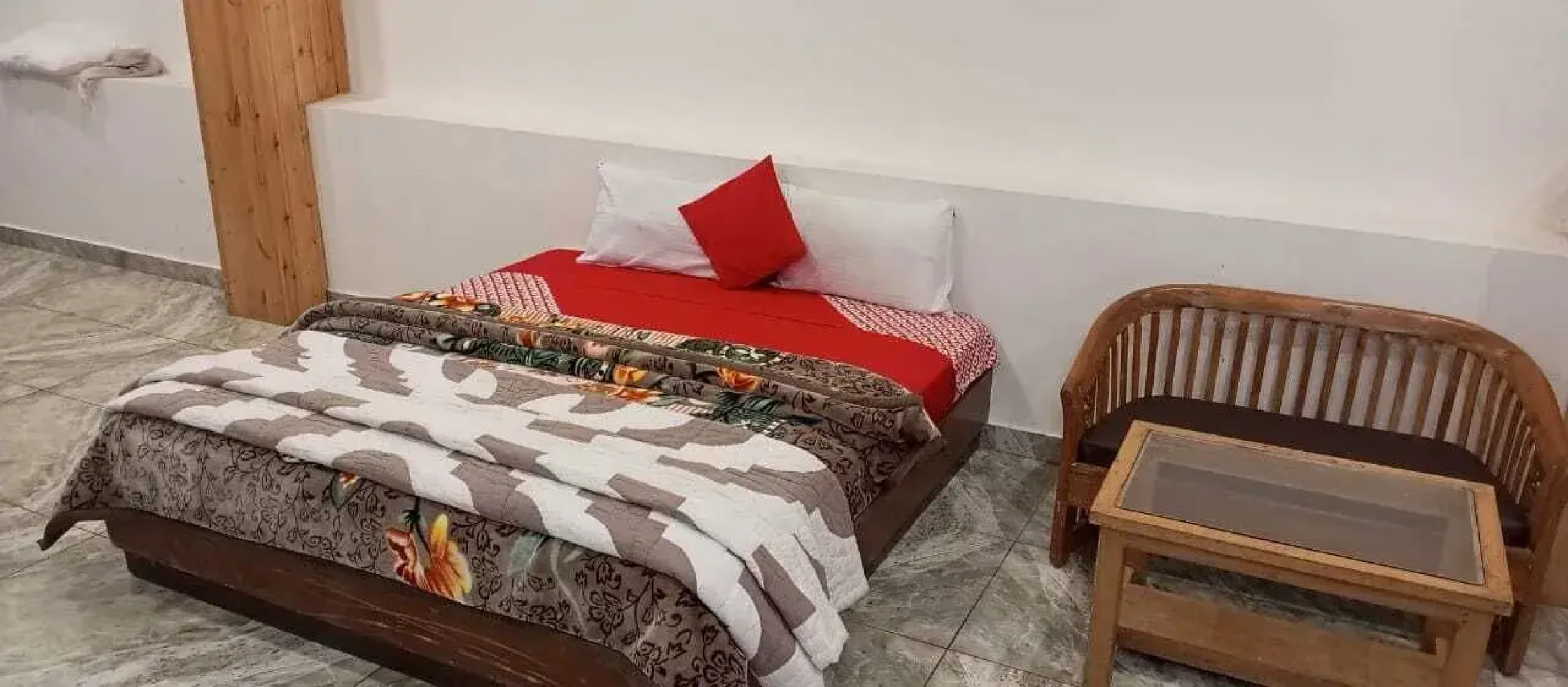 Montrose 11 Boutique