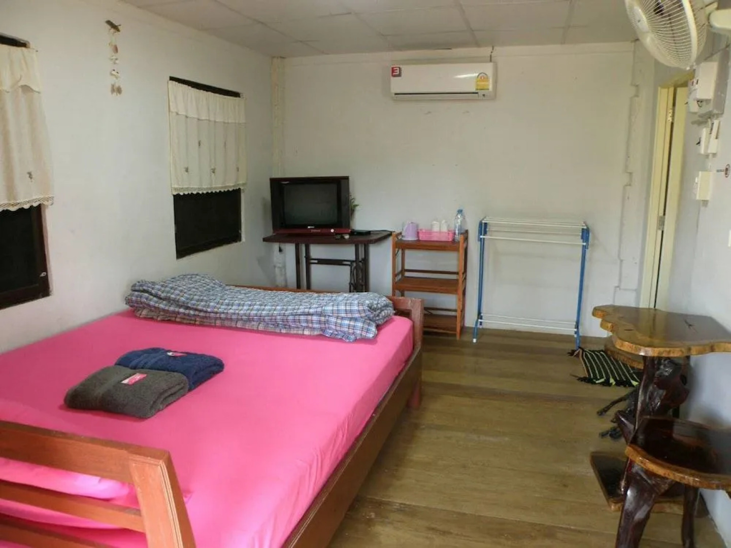 Baan Suan Phetphraewa Resort