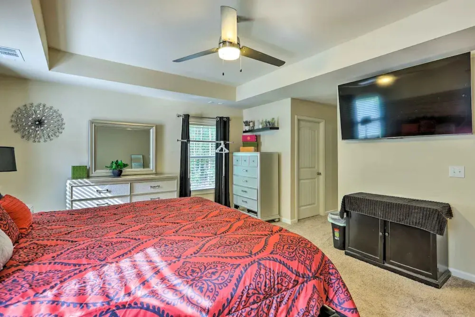 Elegant Home ~ 20 Mi to Downtown Atlanta: Pets OK!