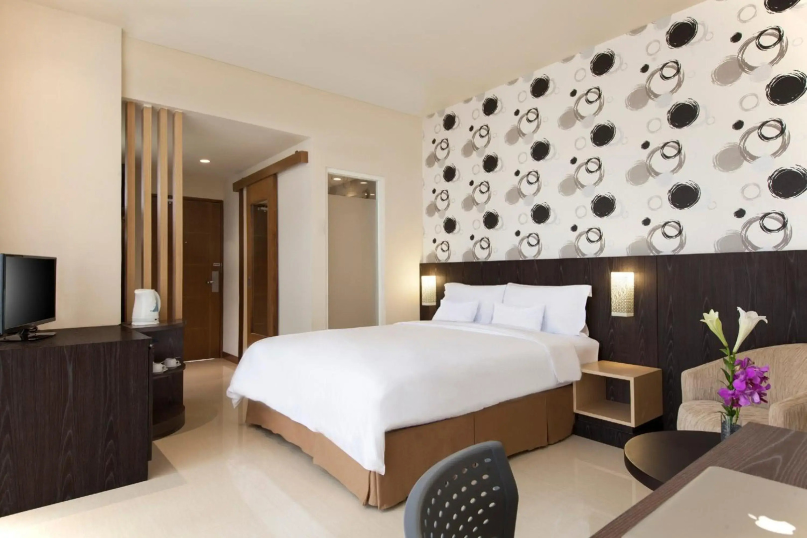 Lunara Home Living by Daphna Management