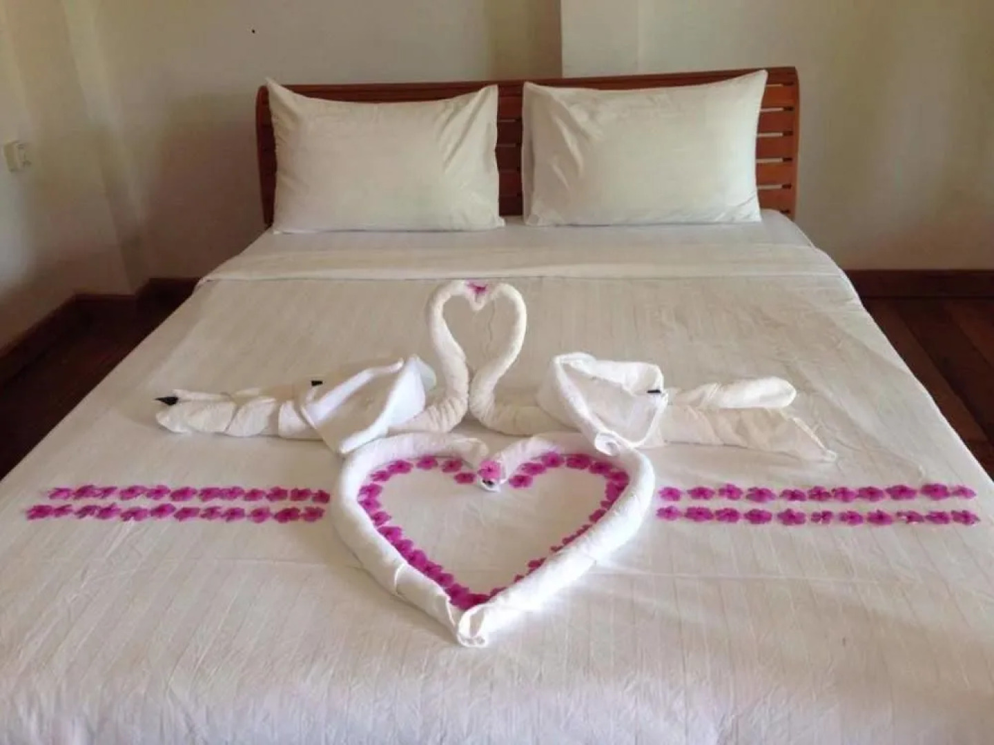 Golden Bungalow (former Hillside Bungalow )