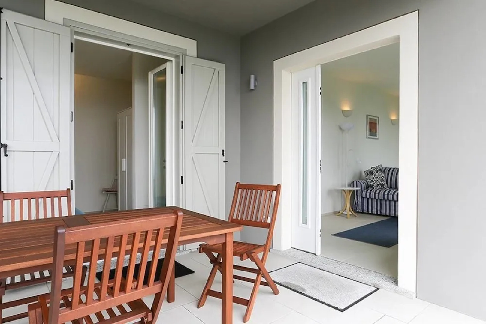 Italian Lakes 1 bed Apartment With Lake Views, Private Terrace, Wifi, Peaceful Location