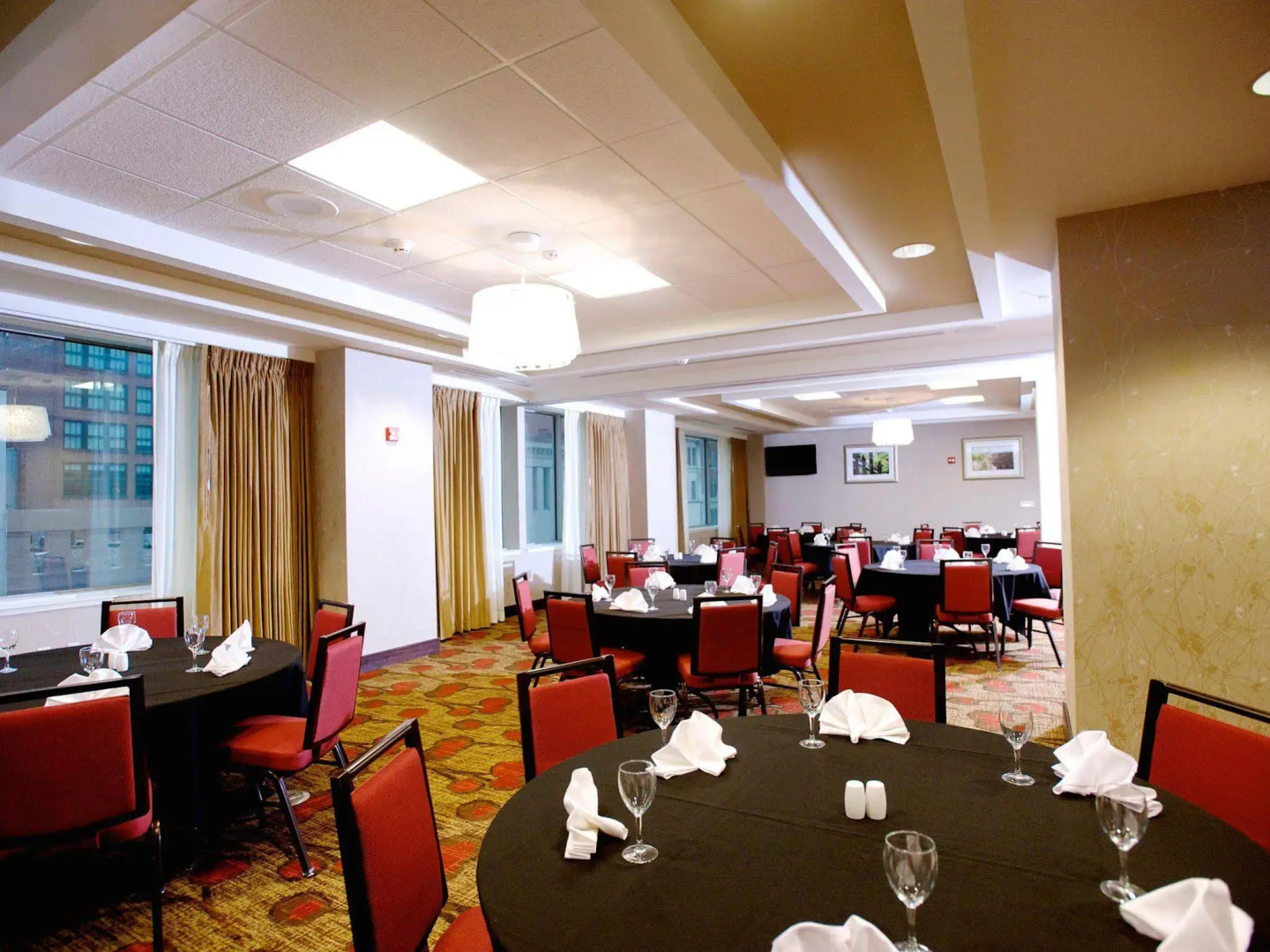 Hilton Garden Inn Buffalo Downtown