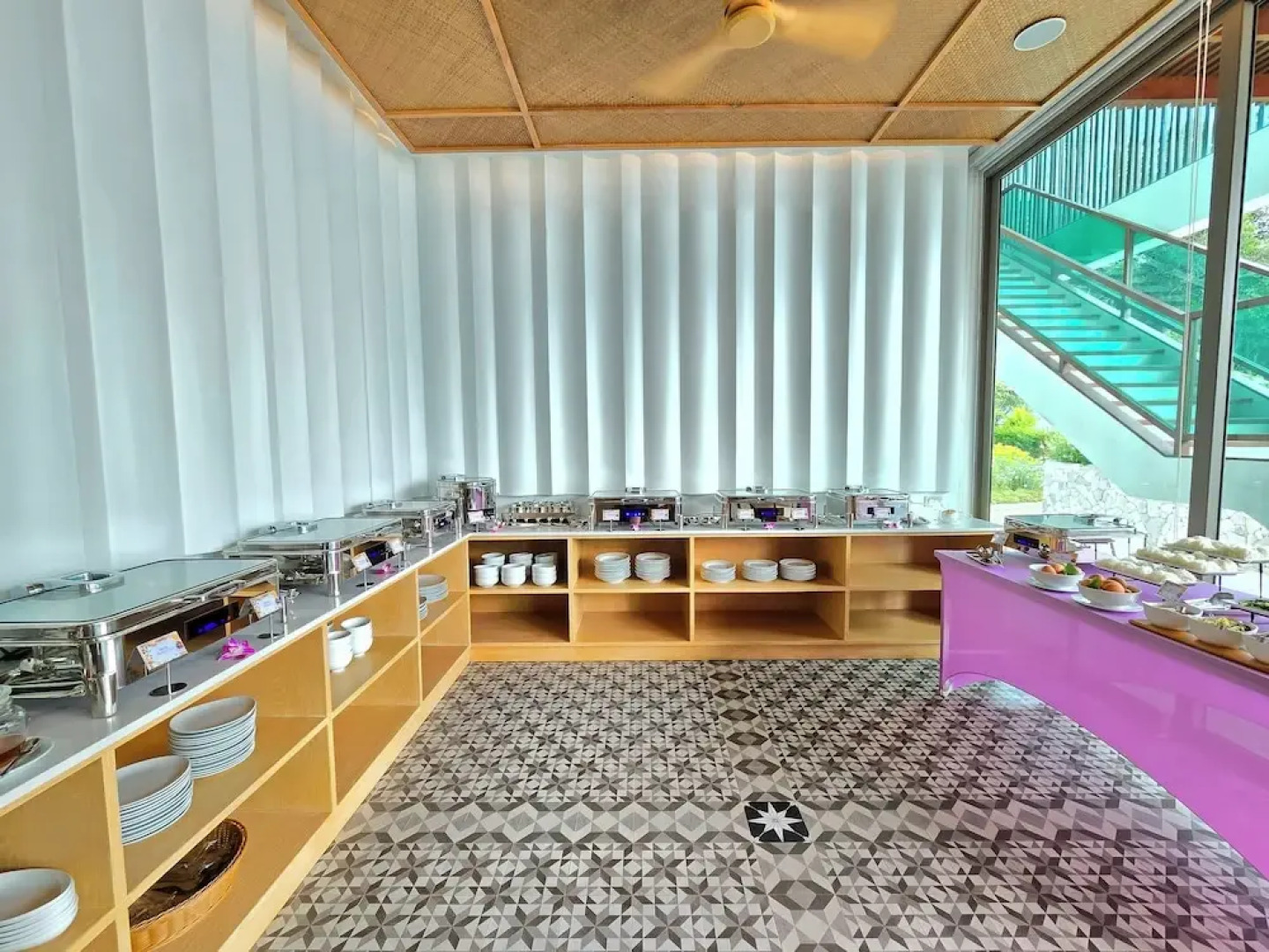 Luxtalay Khanom Hotel