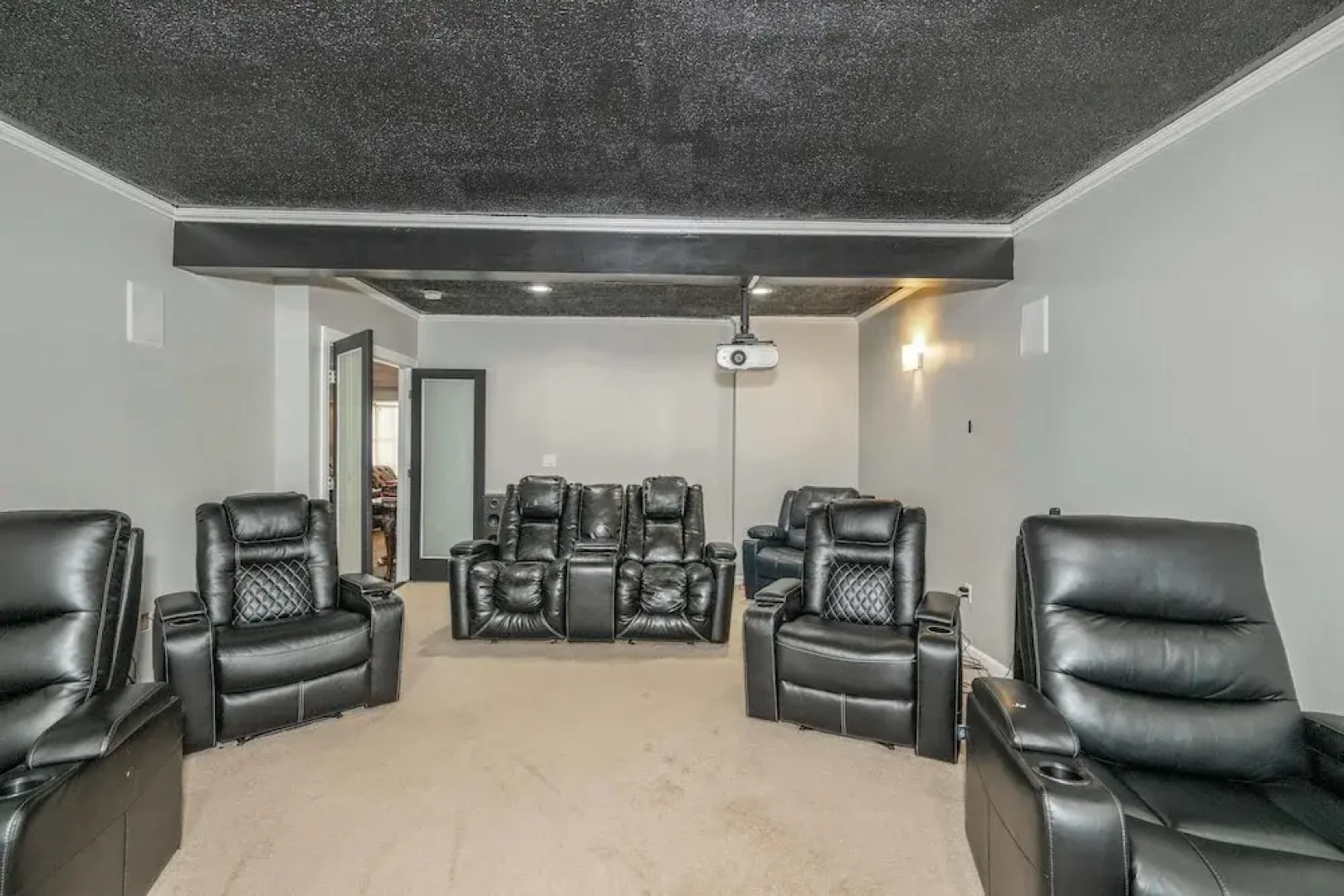 The Bishops Manor Stay for 10!