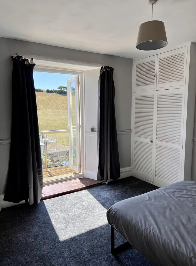 Sea View Hotel - Sandpebbles