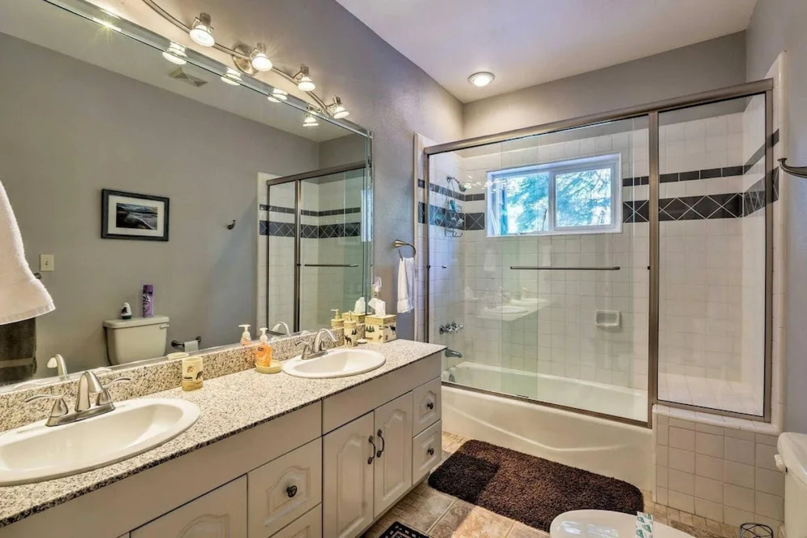 Large Home in Central Truckee With Private Hot Tub