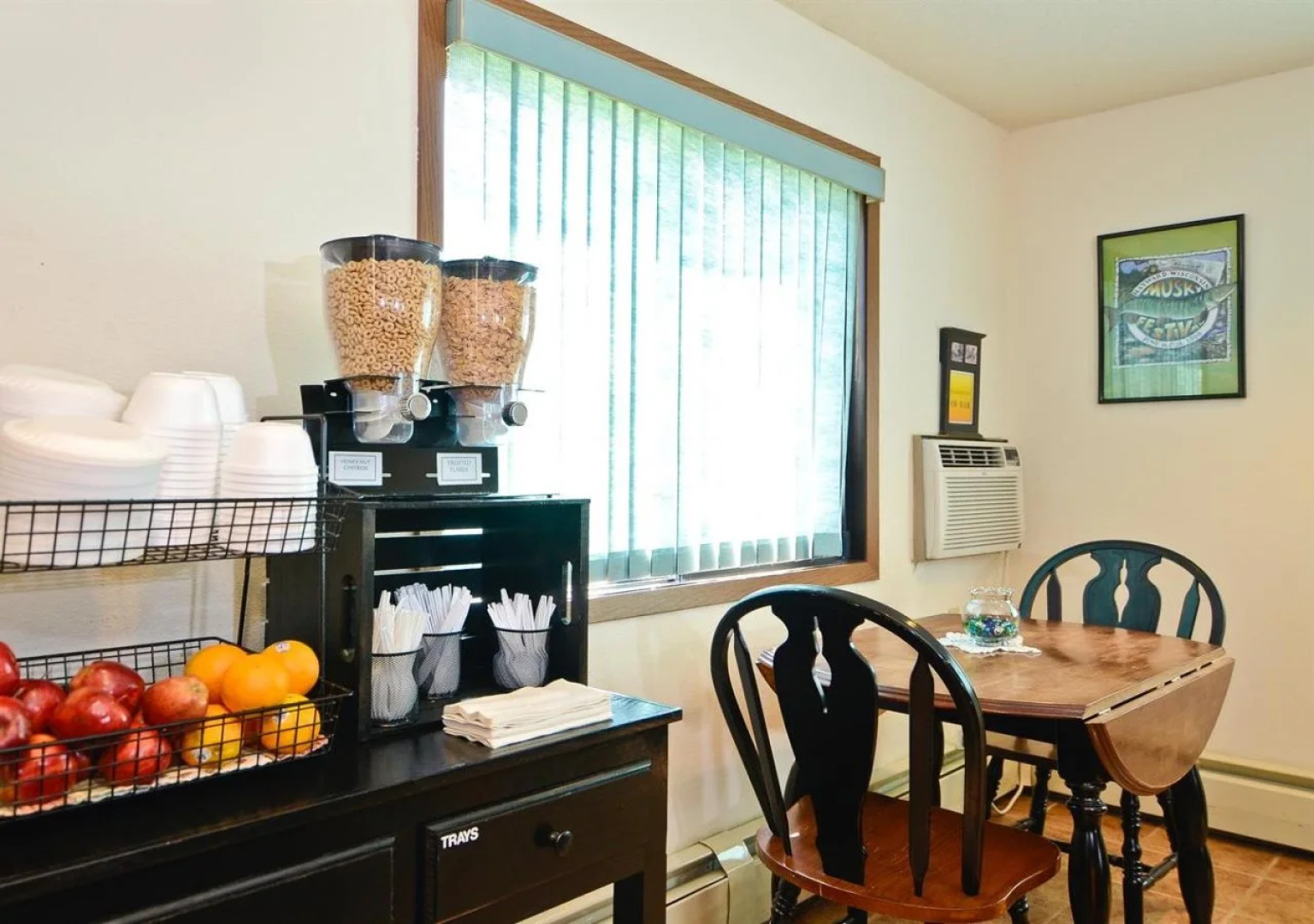 Super 8 by Wyndham Hayward WI