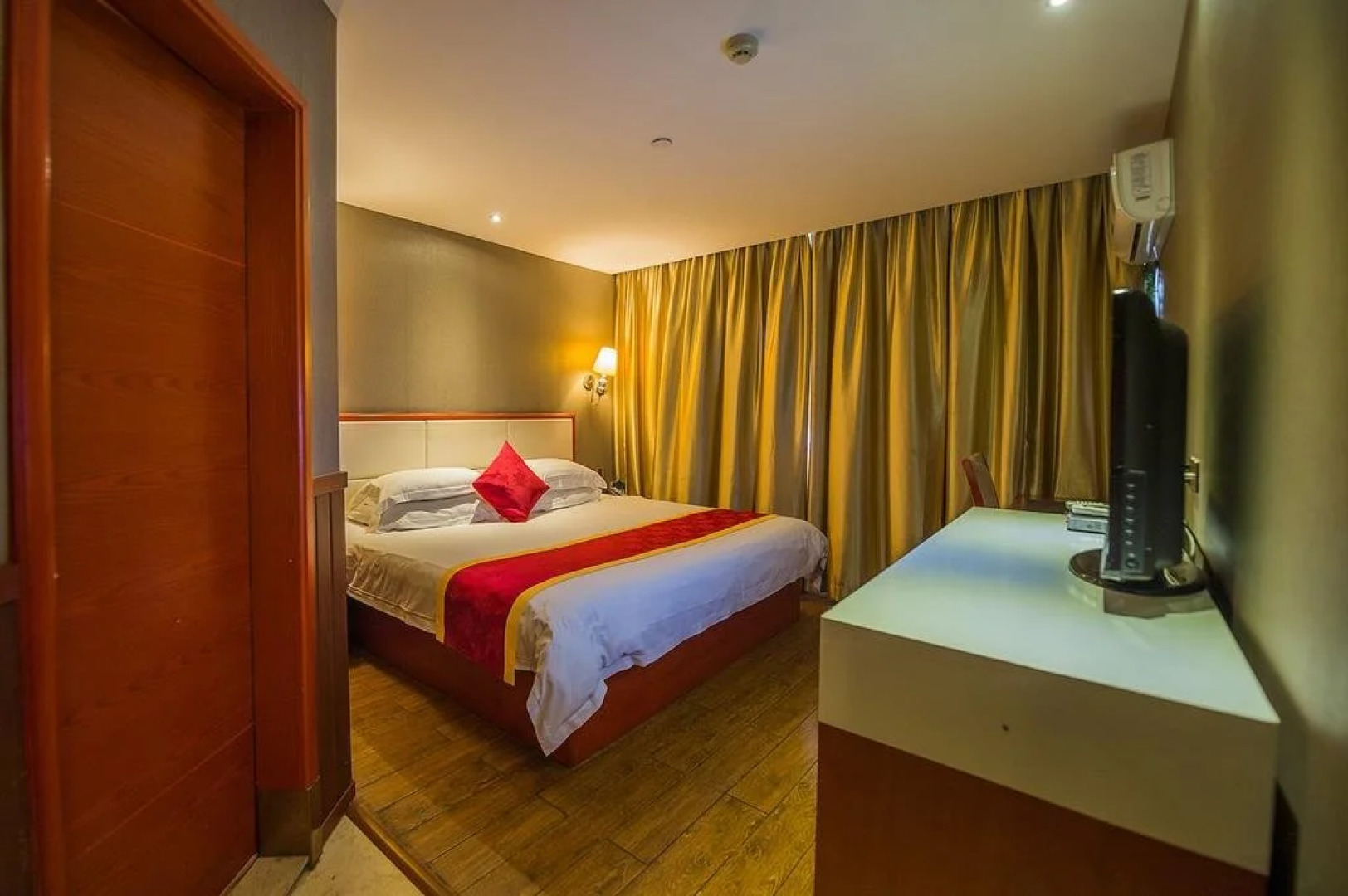 Manhattan City Hotel