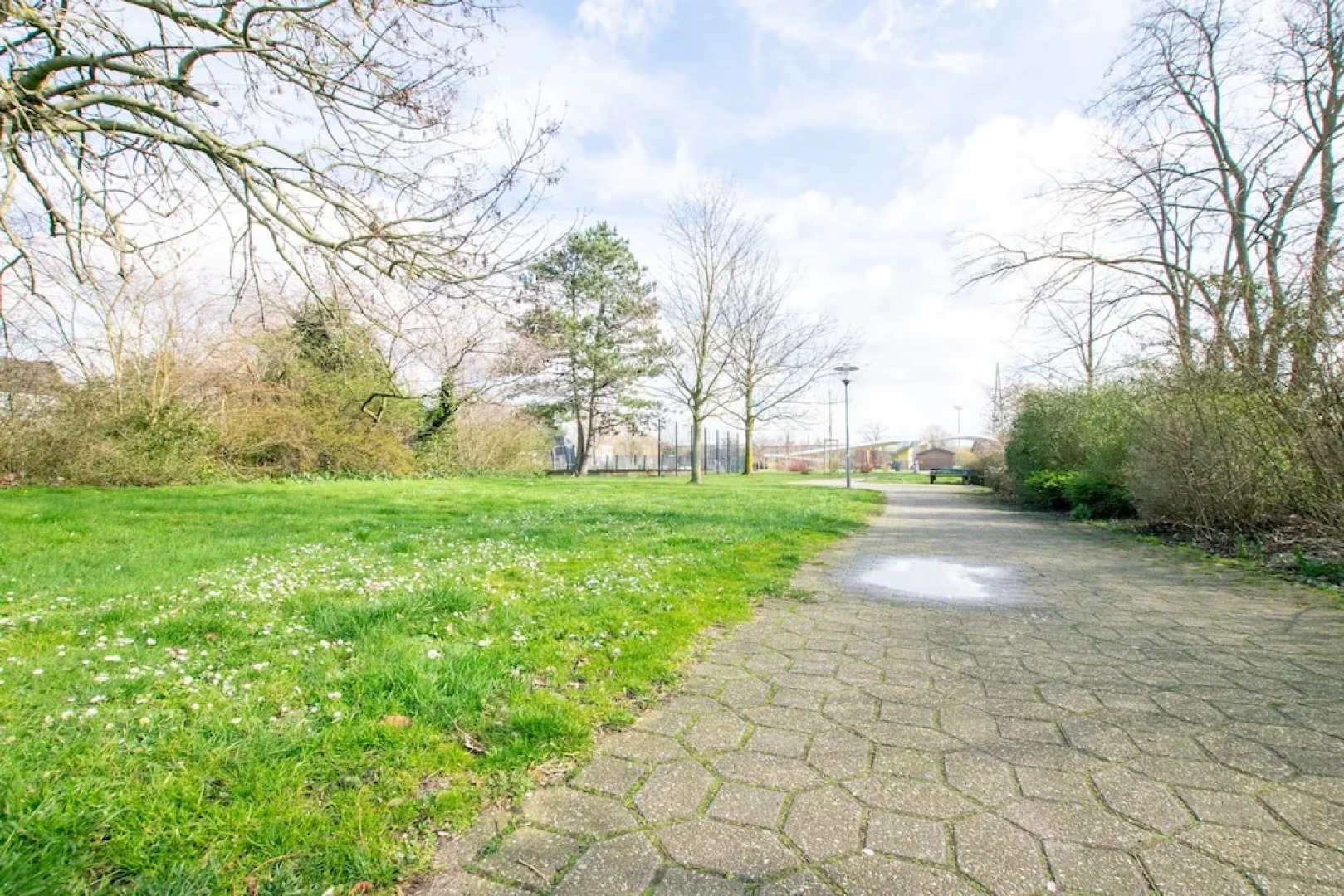 Tolstov-Hotels Airport 3 Room City Apt.