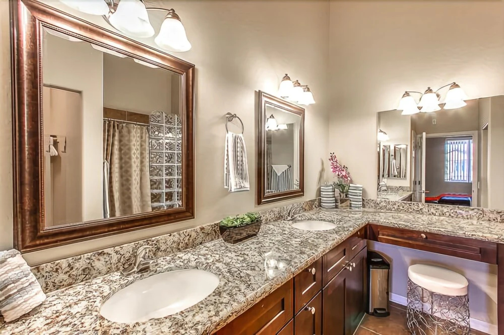 Southern #3116 - 3 Br condo by RedAwning