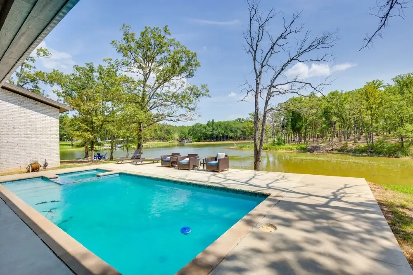 Luxe Waterfront Home in Malakoff w/ Pool + Hot Tub