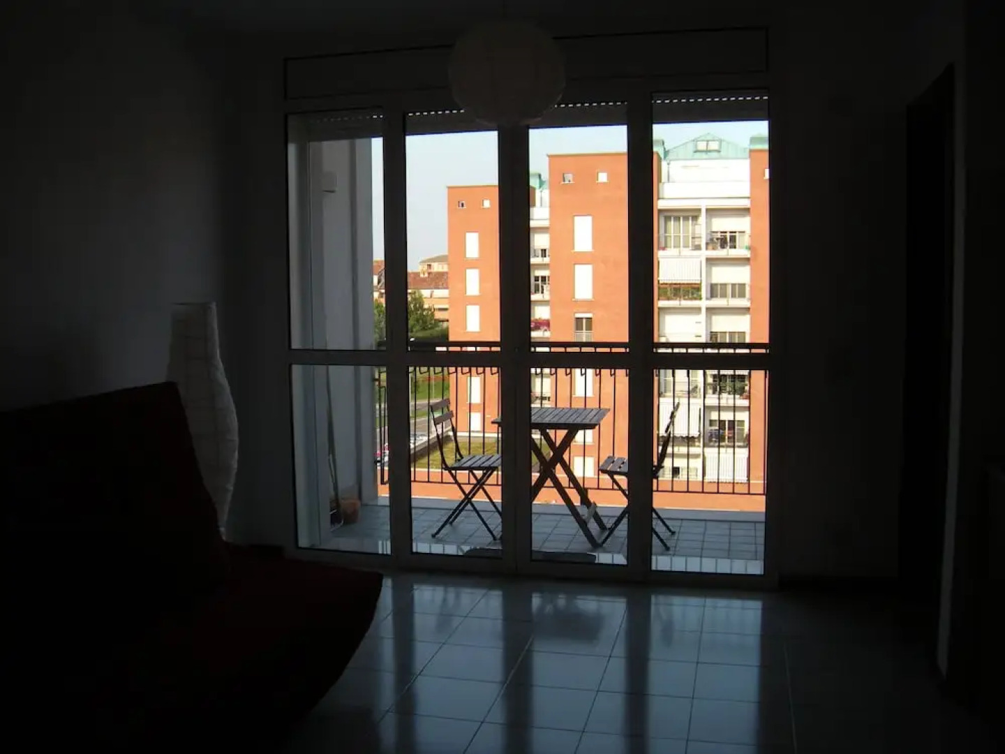 Spacious and Bright Studio With 2 Mm2 Stops