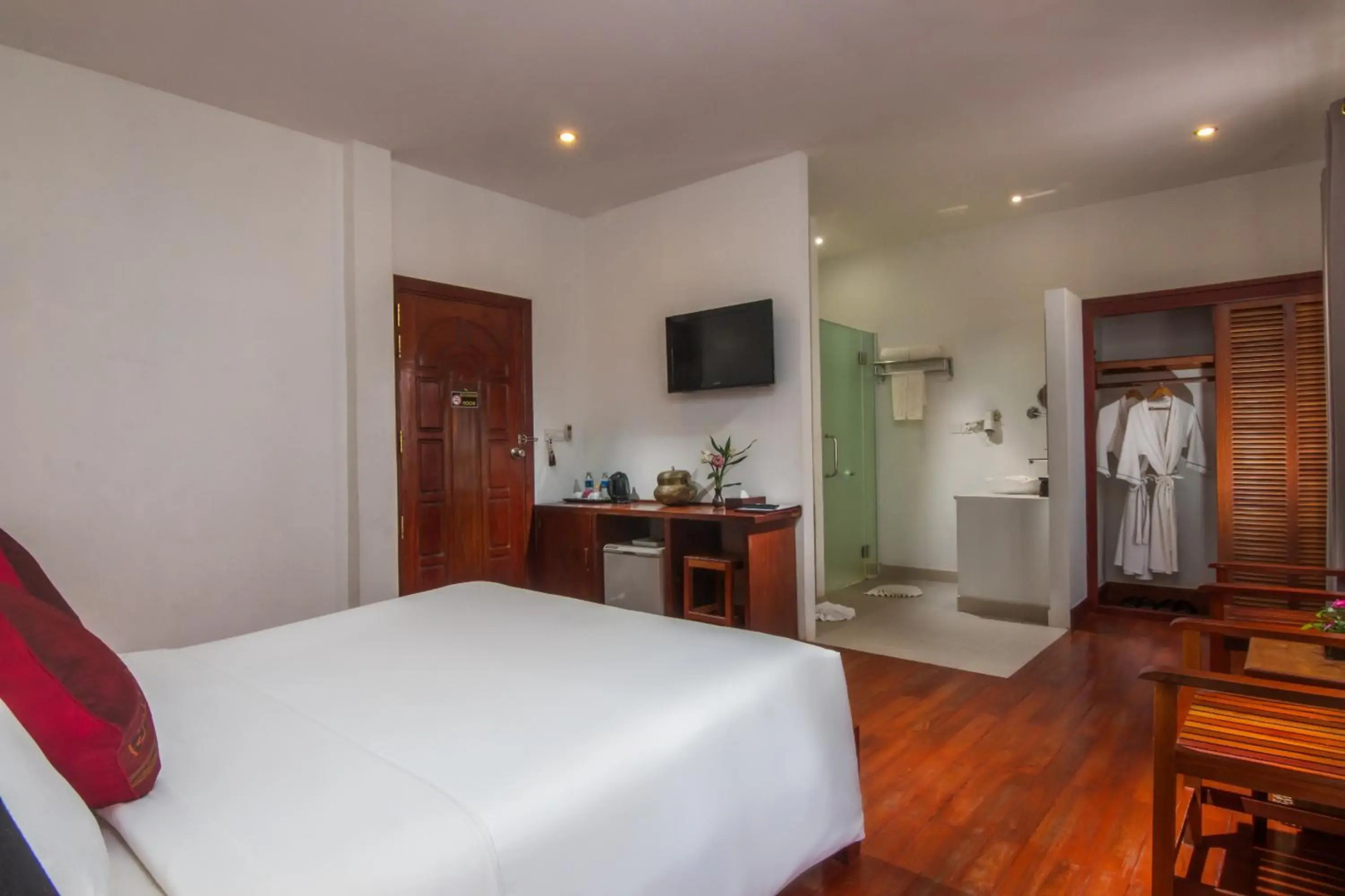 Apsara Centrepole Hotel