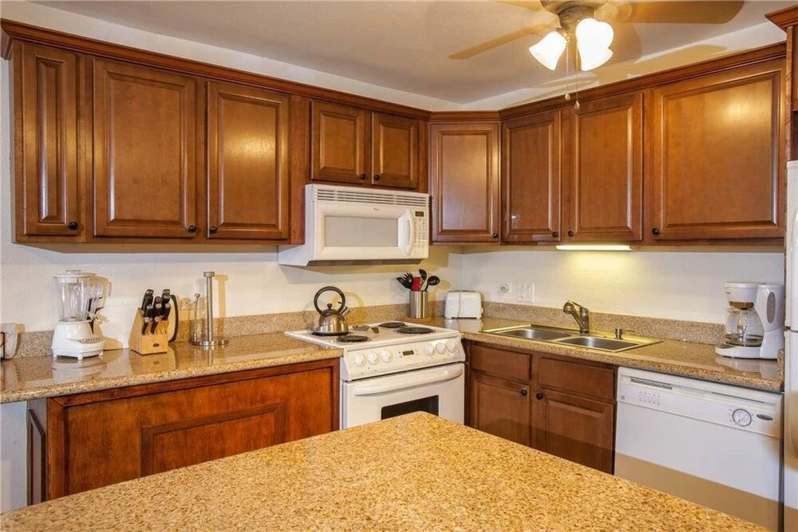 Kamaole Sands 06-405 - 2 Br Condo