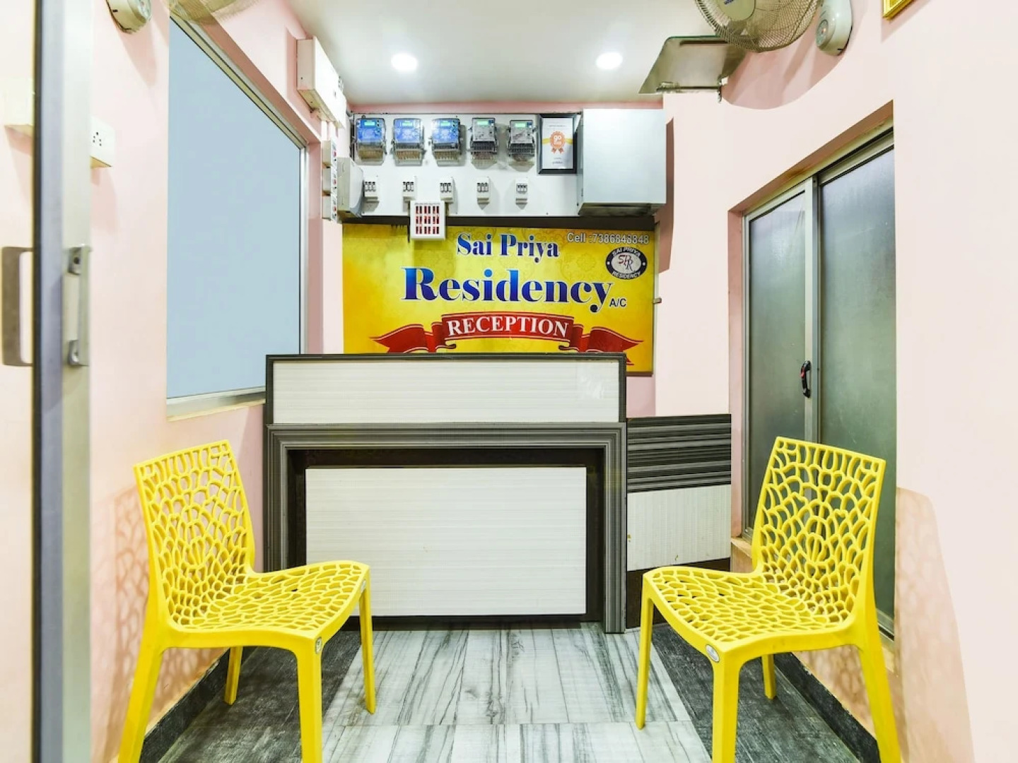 OYO 40717 Sai Priya Residency