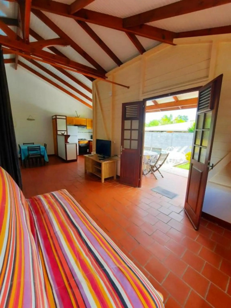 Villa de 2 chambres avec piscine privee jardin clos et wifi a Le Marin a 1 km de la plage