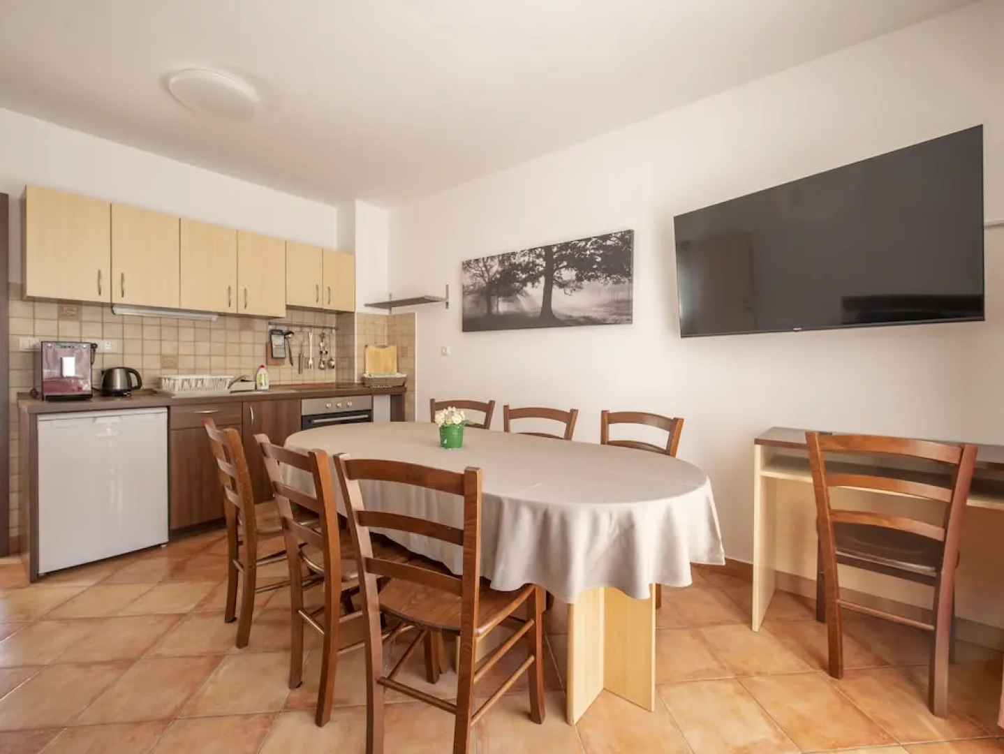 Berghi Hotel and Apartments