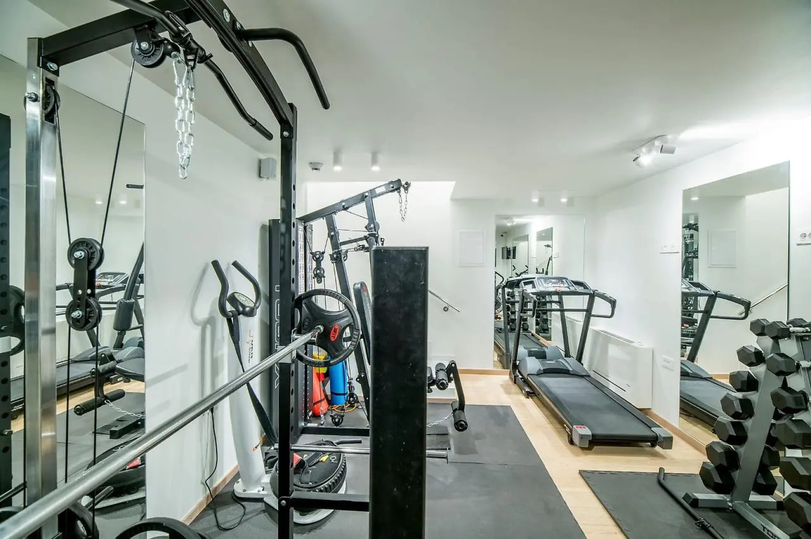 GM Luxury Suites & Spa