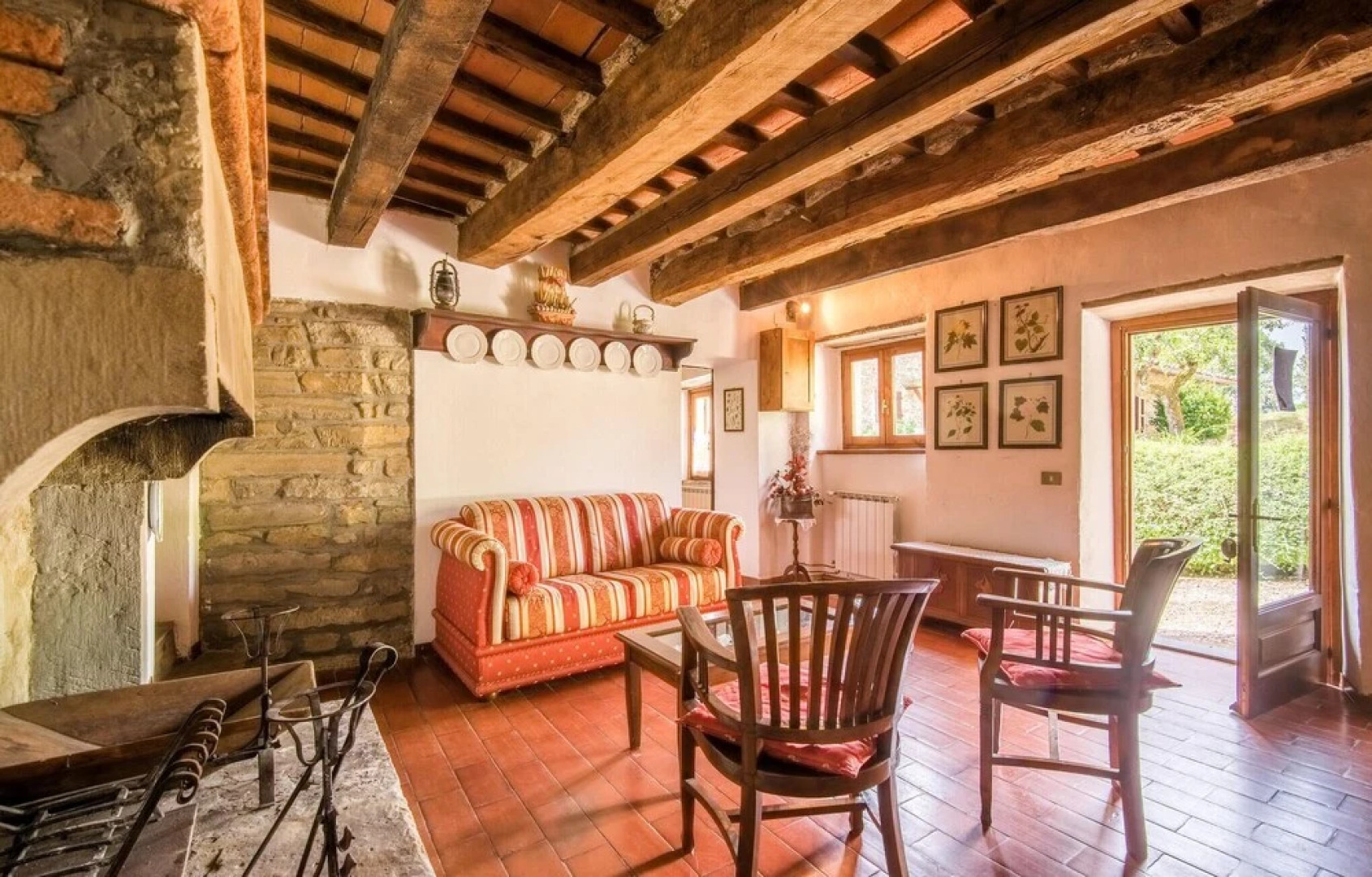 Amazing Home in Capolona With 9 Bedrooms, Wifi and Outdoor Swimming Pool