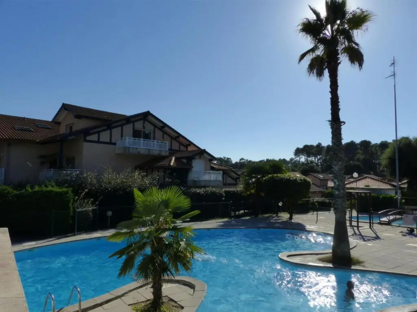 CAPBRETON Résidence LE BOSQUET AUX ECUREUILS Villa avec piscine en copropriété