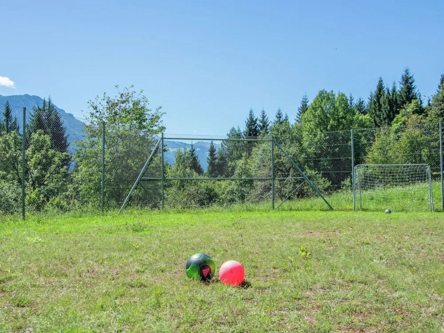 Beautiful Family Apartment With Swimming Pool, Conservatory and Balcony