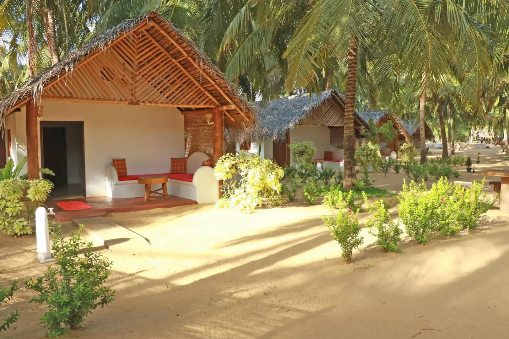 Roshanne Beach Resort