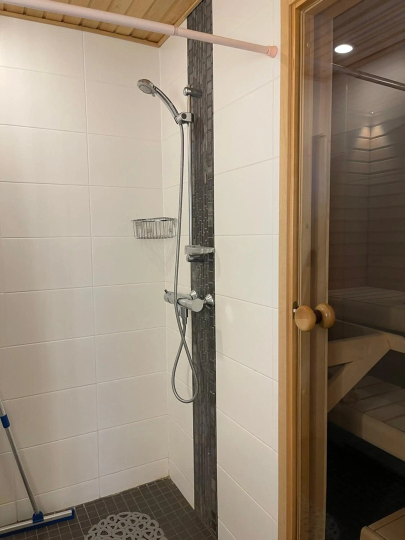 Дом у спа-центра и озера