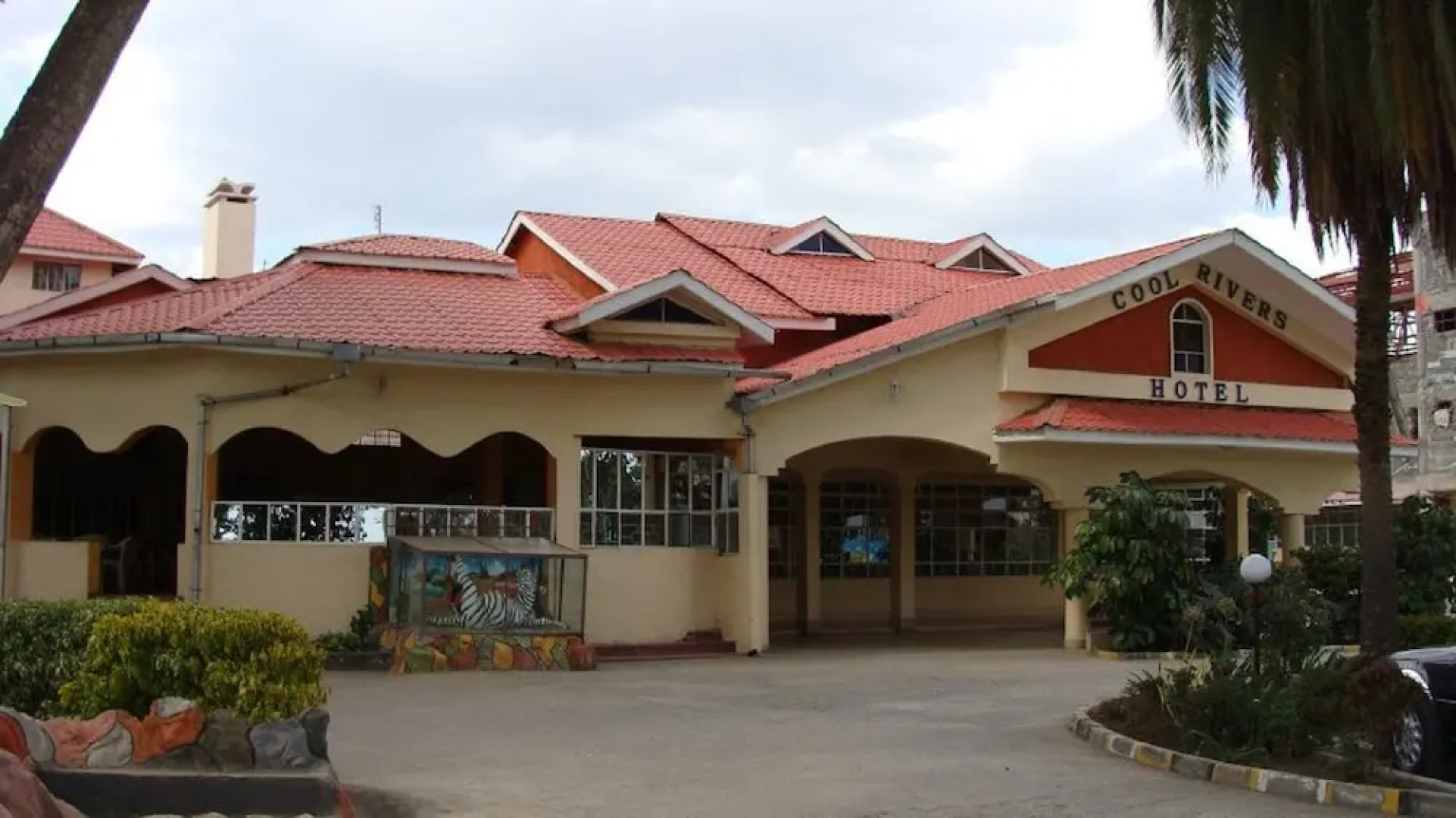 Cool Rivers Hotel