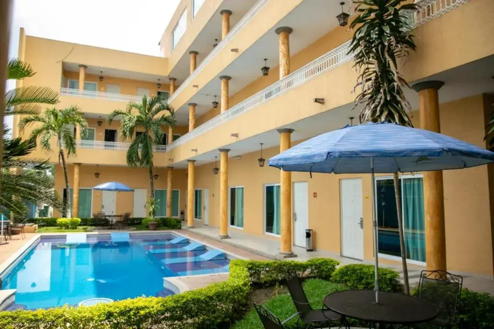 Hotel Meson De La Rivera