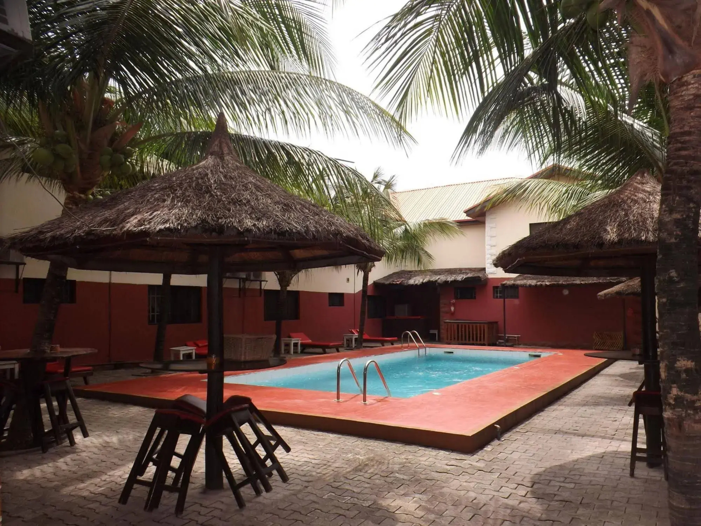 La Playa Suites