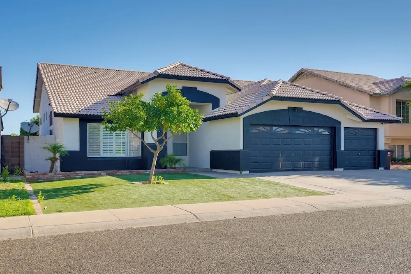 Heated Pool, 2 Mi to Dtwn: Central Peoria Home!