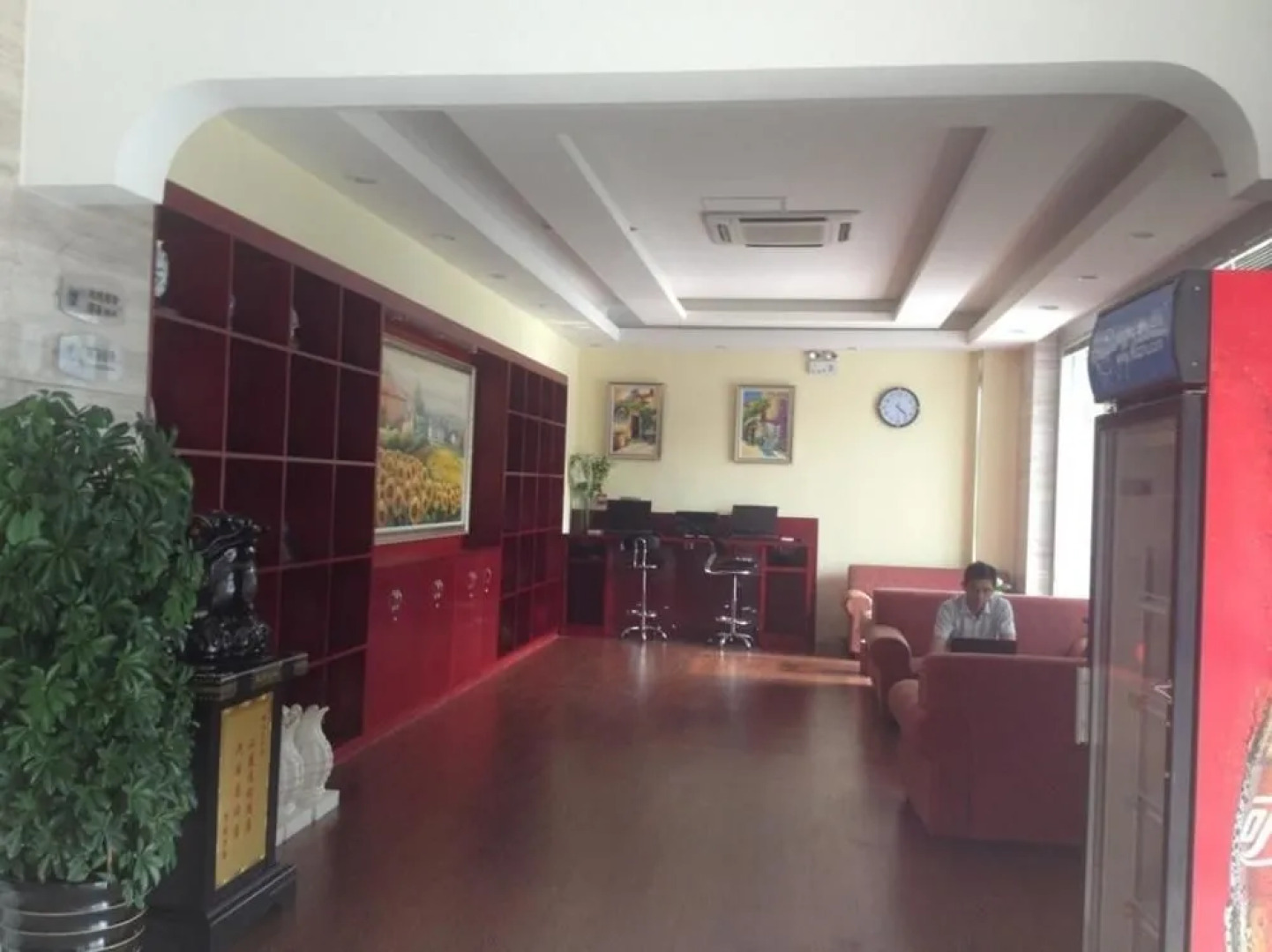 Home Inn Linyi Bus Station East Gate Jucai Road