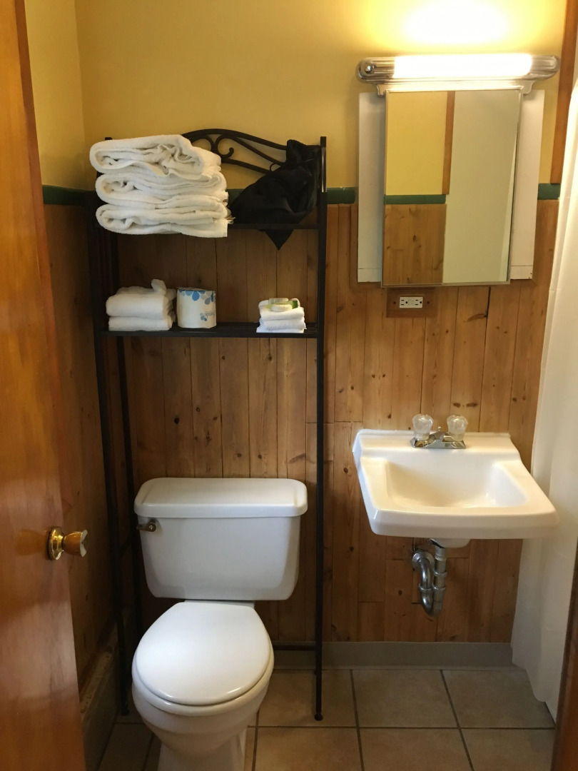 Superior Motel & Suites