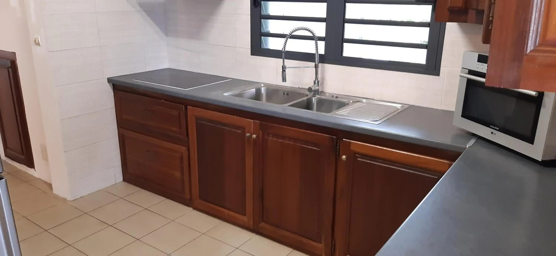 La Kaz Paille en Queue, Magnifique Villa F5 récemment rénovée avec piscine et Jacuzzi sur La Possession