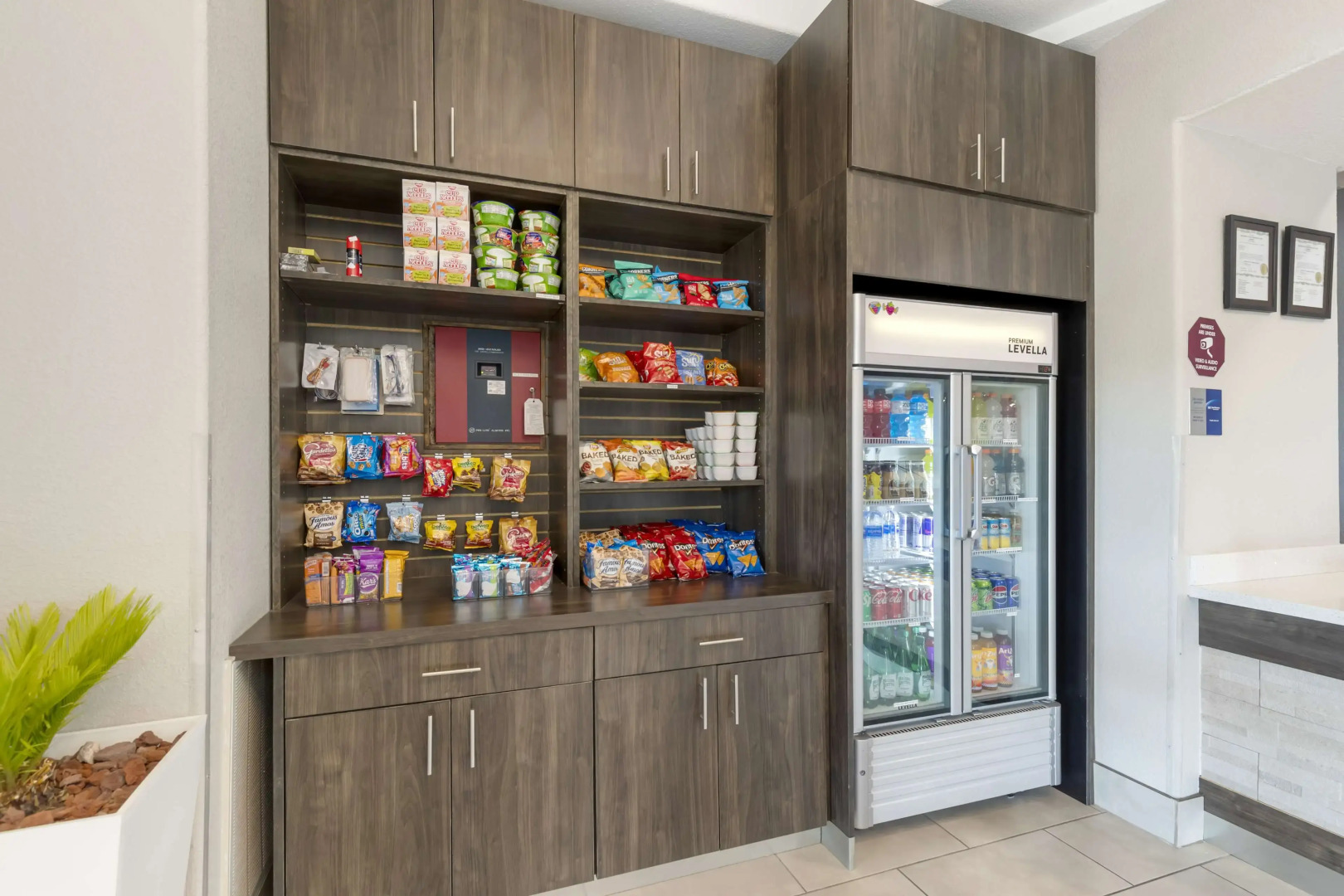 Best Western Plus Des Moines West Inn & Suites