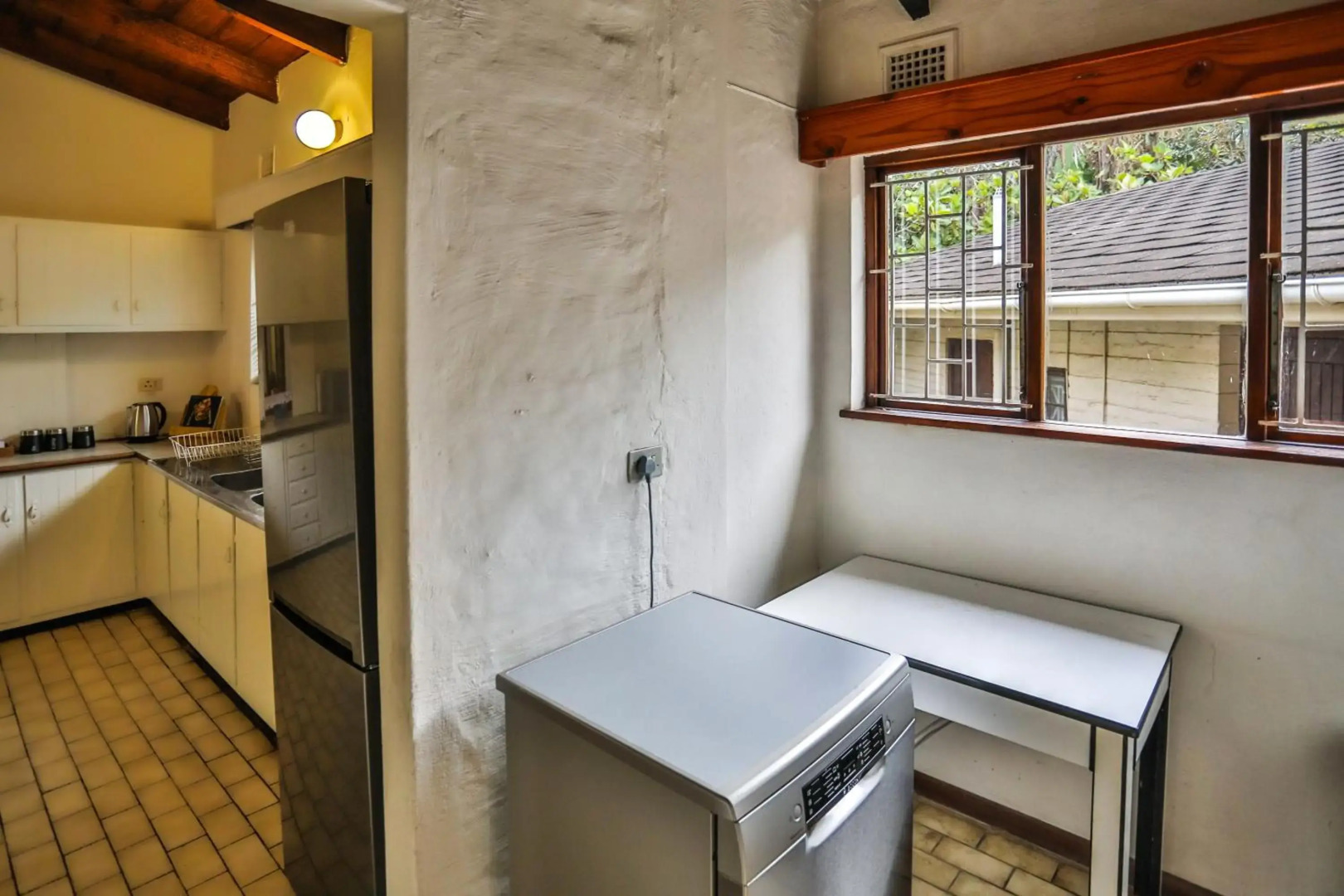 One Jack Powell House- Classic family home steps away from the beach