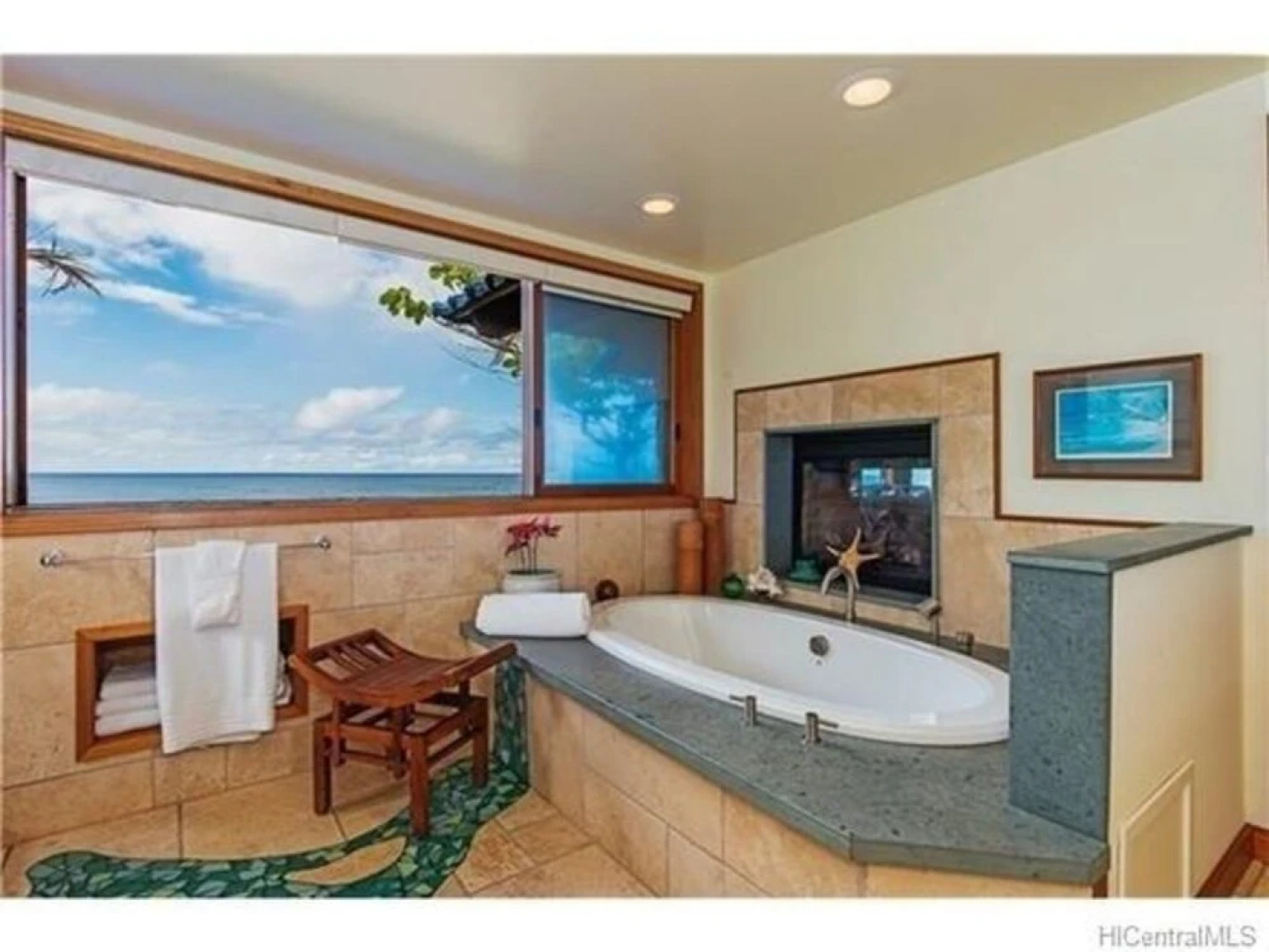 Blue Mahina At Sunset Beach 4 Bedroom Home by RedAwning